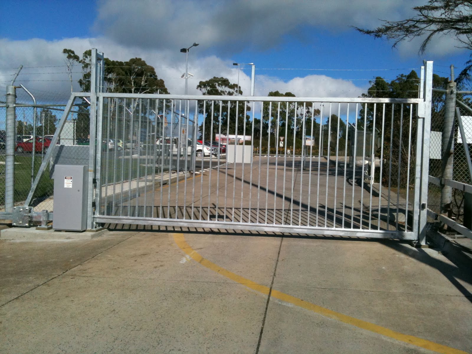Industrial cantilever gate Leda Security Products